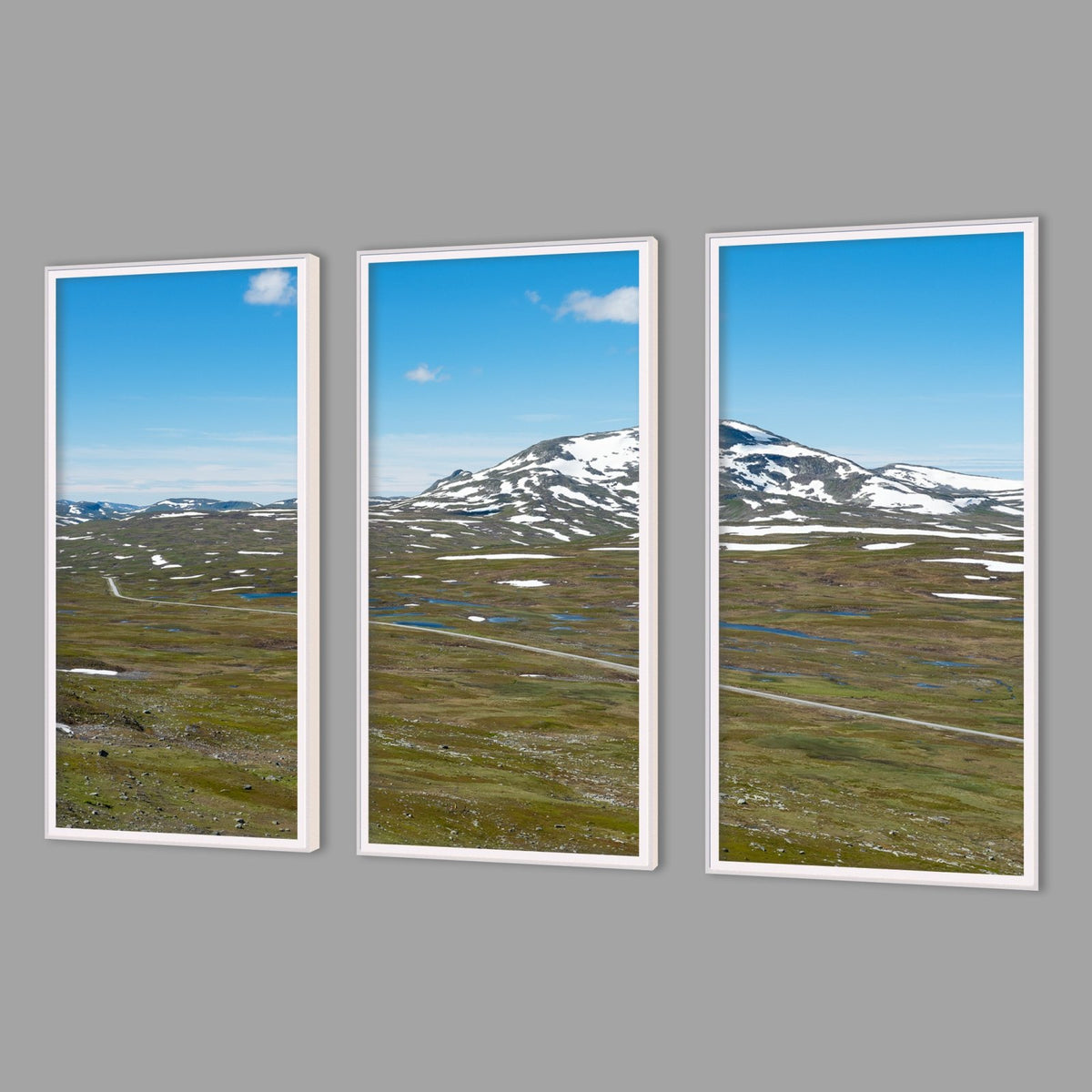 LED-Wandbild Dreiteiler hochkant mit Abstand – Berge & Fjorde
