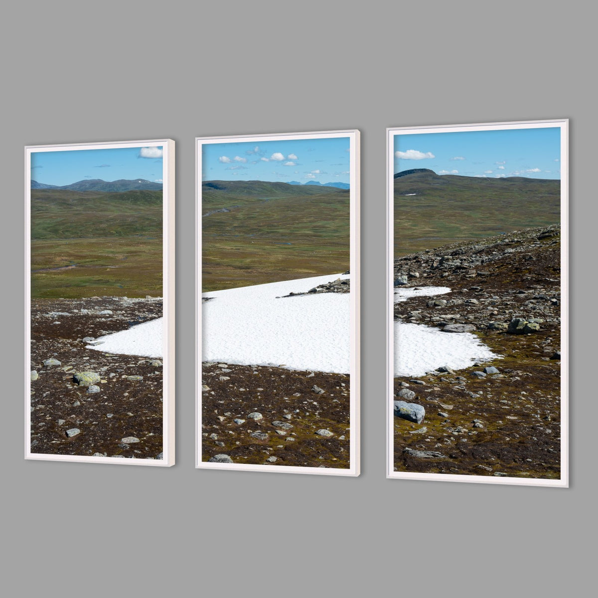 LED-Wandbild Dreiteiler hochkant mit Abstand – Berge & Fjorde