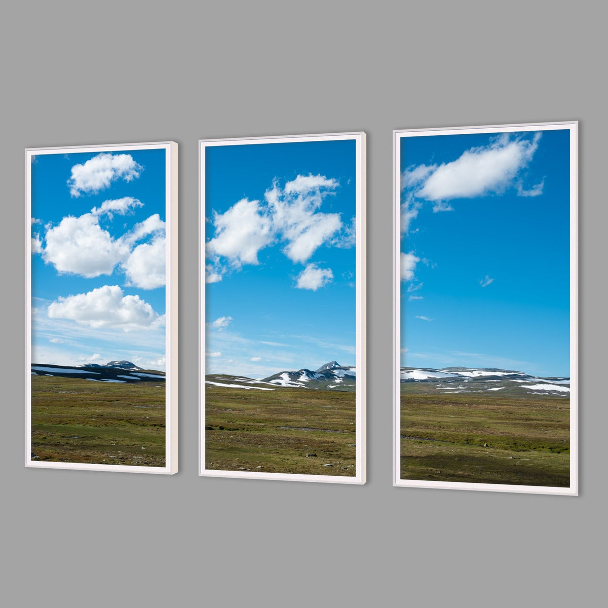 LED-Wandbild Dreiteiler hochkant mit Abstand – Berge & Fjorde
