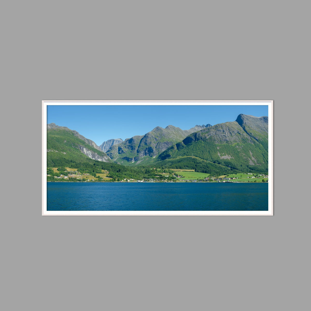 LED-Wandbild 60x120 cm quer – Berge & Fjorde