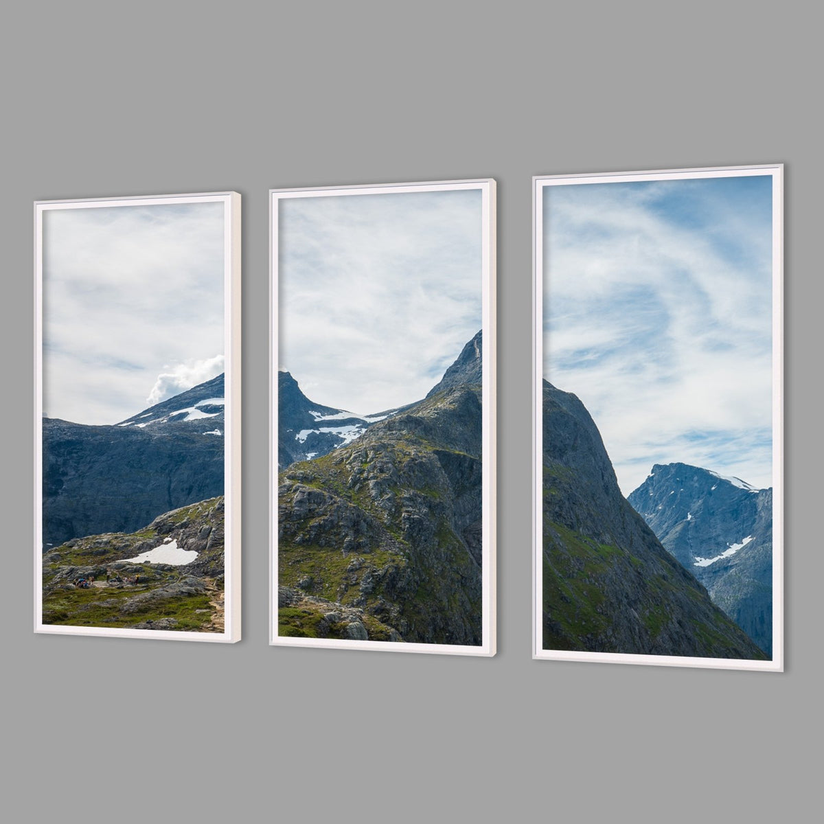 LED-Wandbild Dreiteiler hochkant mit Abstand – Berge & Fjorde