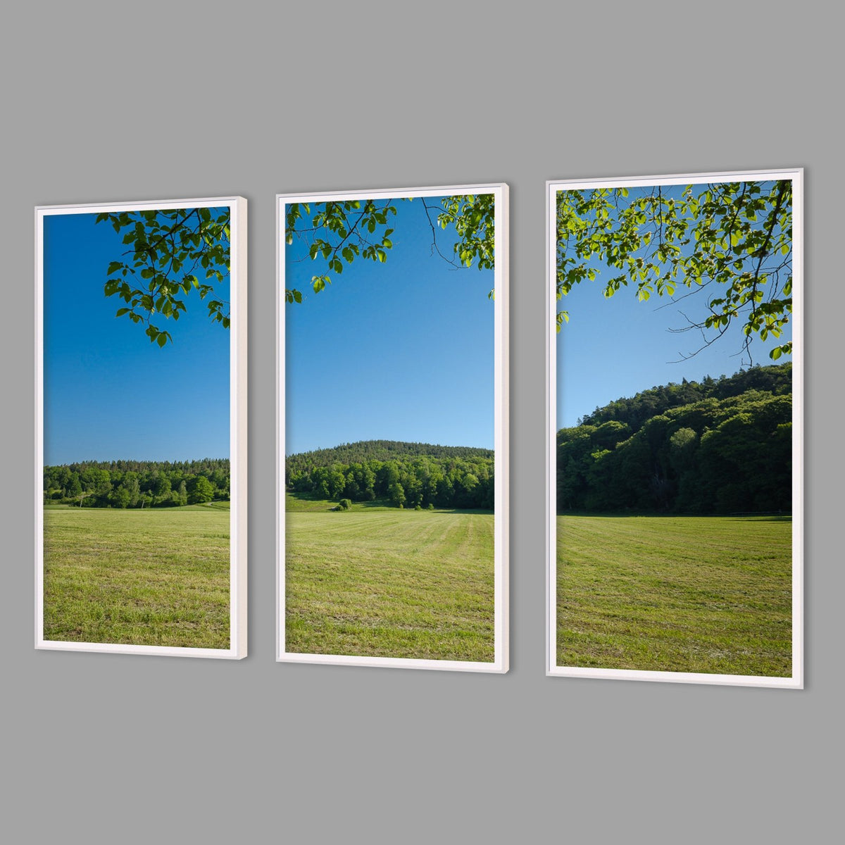 LED-Wandbild Dreiteiler hochkant mit Abstand – Felder & Wiesen